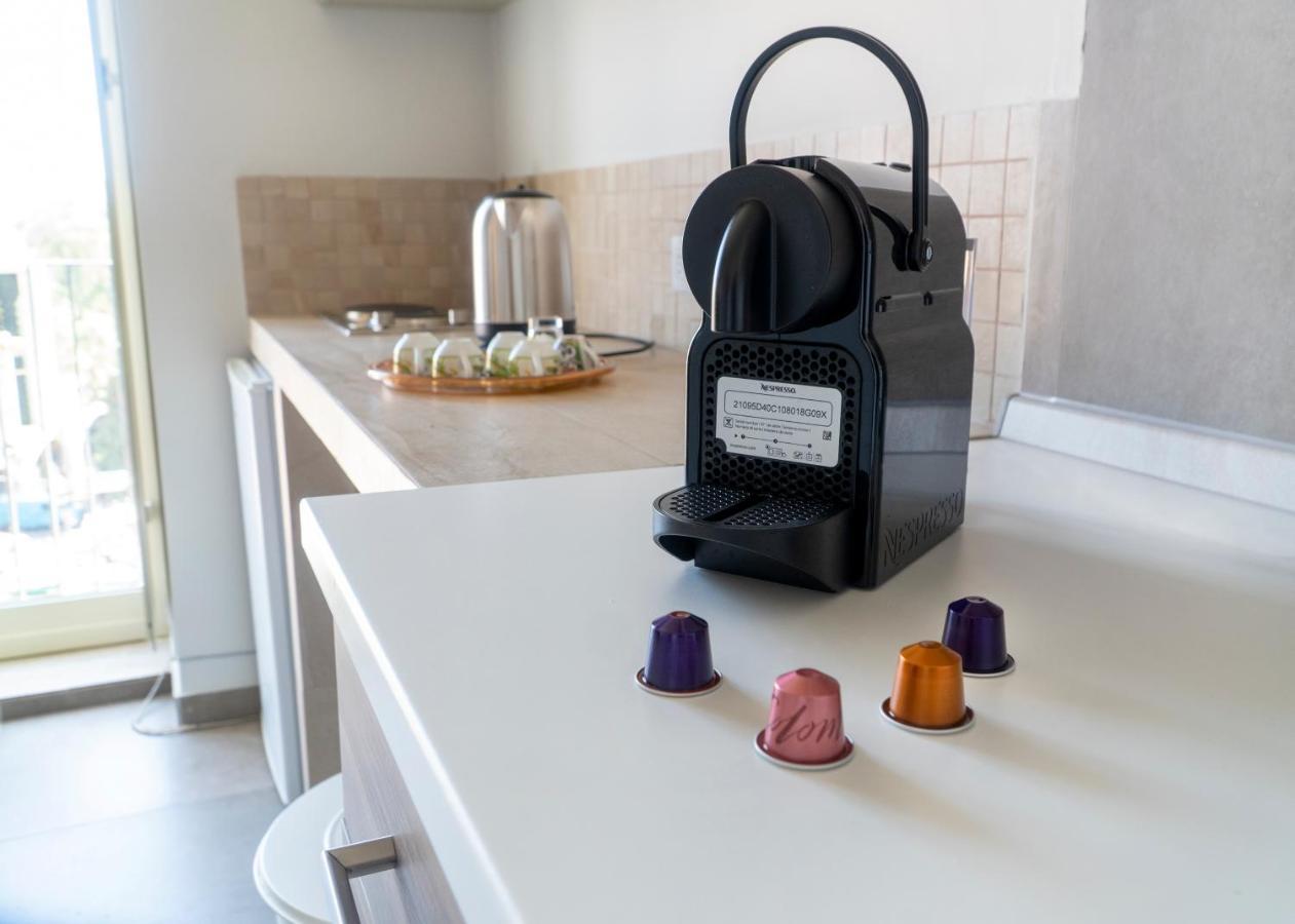 Rooms In Shared Apartment - City Center Catania Luaran gambar